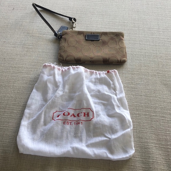 Coach monogram wristlet - Picture 3 of 3
